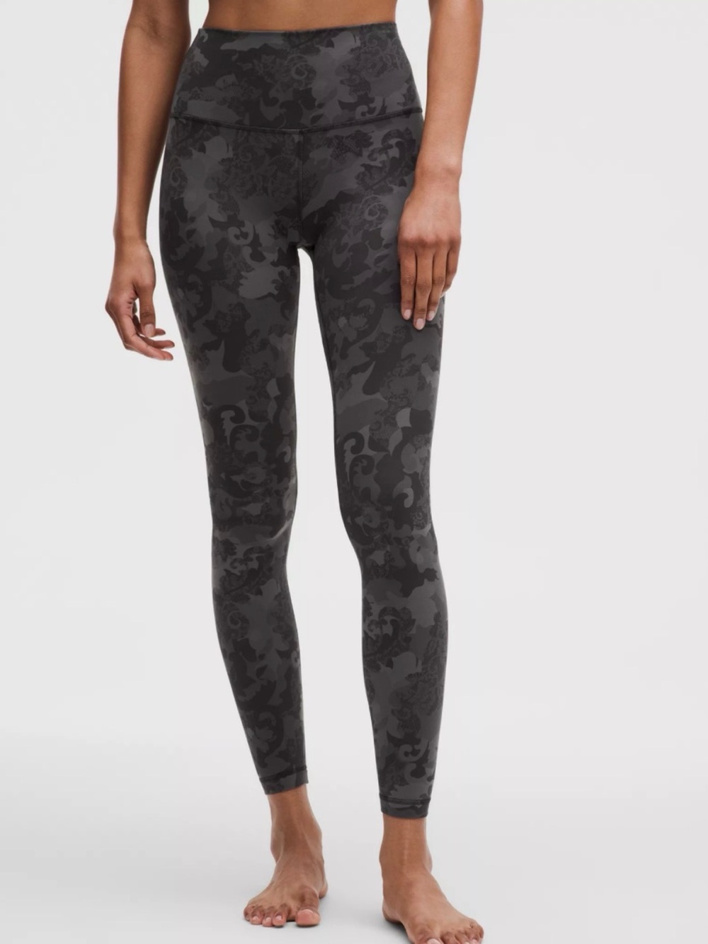 Lululemon Align High-Rise Pant 28"
Hidden Heritage Lace Black Multi Size 2